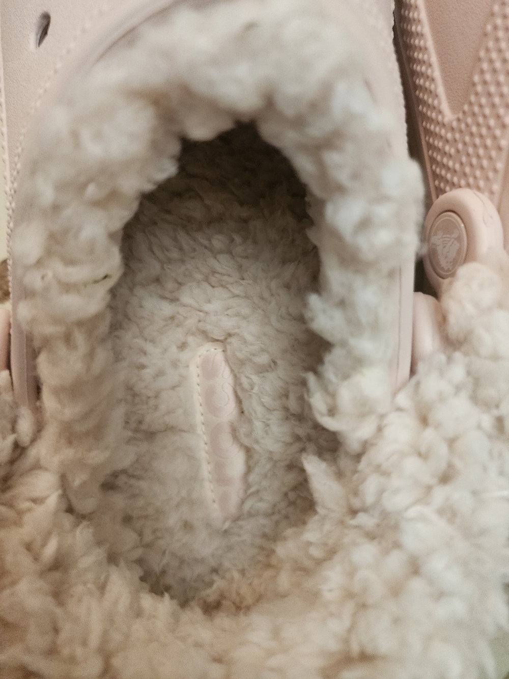 Crocs Cozy Fleece-Lined Pink Clogs - Picture 8 of 8